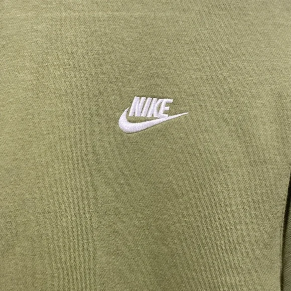 Nike Classic Green Crewneck Sweater - Picture 3 of 6
